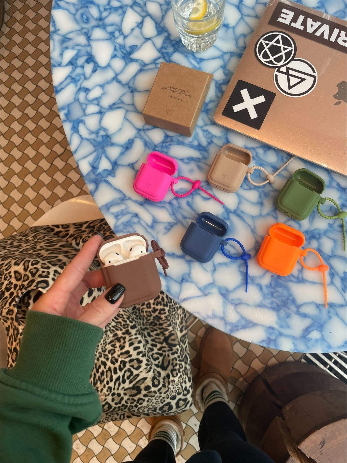 CUSTODIA CASSY URBAN IN SILICONE APPLE AIRPODS CACAO